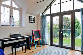 Cottage in Cornwall With Sea Views & BBQ