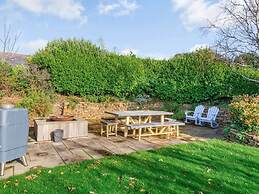 Cottage in Cornwall With Sea Views & BBQ