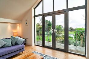 Cottage in Cornwall With Sea Views & BBQ