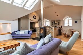 Cottage in Cornwall With Sea Views & BBQ