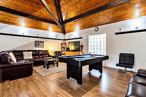 Bungalow in Mainsforth With Games Room