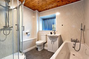 Bungalow in Mainsforth With Games Room