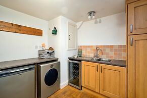 Lodge by River Wye With Private River Access