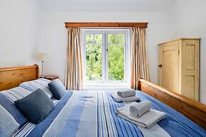 Lodge by River Wye With Private River Access