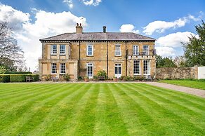 Lodge in Thirsk With Spa & Countryside Views