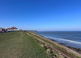 Apartment in Whitby Near Whalebone Arch