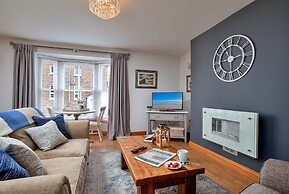 Apartment in Whitby Near Whalebone Arch