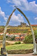 Apartment in Whitby Near Whalebone Arch