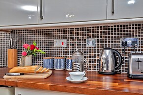 Apartment in Whitby Near Whalebone Arch