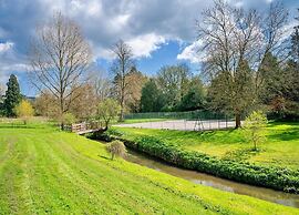 Lodge in Thirsk With Spa & Scenic Trails