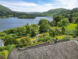 Cottage in Grasmere With Lake Access