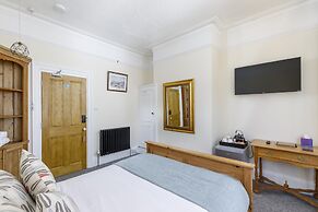 Apartment in Brighton Near the Beach