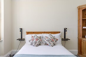 Apartment in Brighton Near the Beach