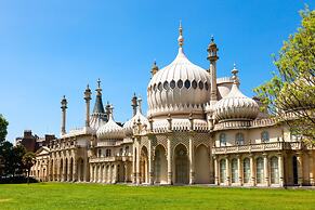 Apartment in Brighton Near the Beach