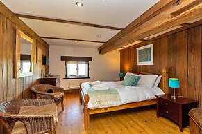 Riverview Holiday Home in Stamford, No Deposit