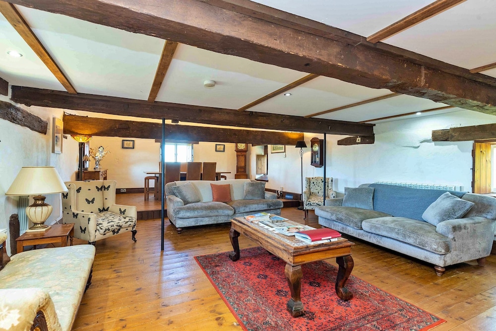 Riverview Holiday Home in Stamford, No Deposit