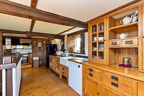 Riverview Holiday Home in Stamford, No Deposit