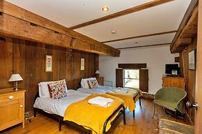 Riverview Holiday Home in Stamford, No Deposit