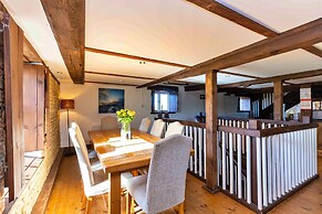 Riverview Holiday Home in Stamford, No Deposit