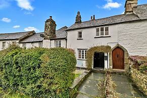 Cottage in Launceston Near Cornwall & Devon