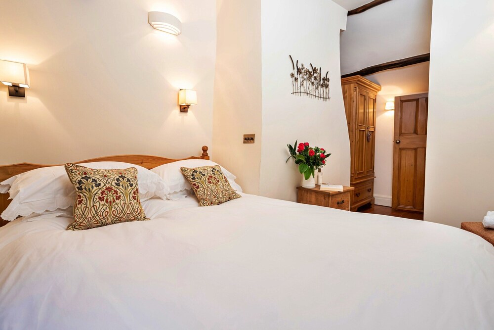 Historical Cottage in Ingleton, No Deposit