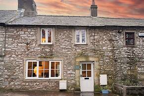 Historical Cottage in Ingleton, No Deposit