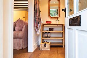 Historical Cottage in Ingleton, No Deposit