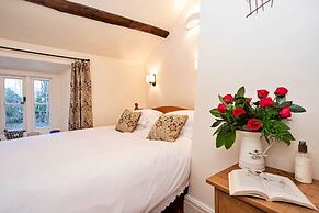 Historical Cottage in Ingleton, No Deposit