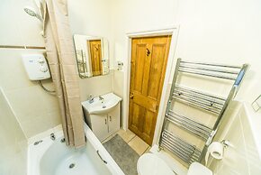 Hillside Cottage in Matlock, No Deposit