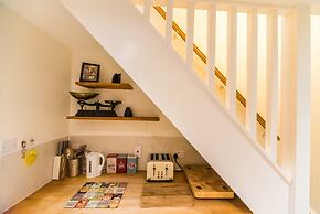 Hillside Cottage in Matlock, No Deposit
