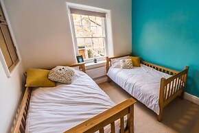 Hillside Cottage in Matlock, No Deposit