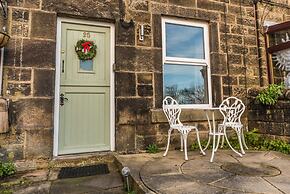 Hillside Cottage in Matlock, No Deposit