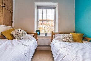 Hillside Cottage in Matlock, No Deposit