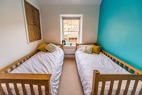 Hillside Cottage in Matlock, No Deposit