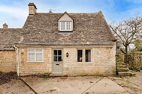 Cottage in Painswick Near Cotswold Way