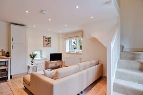 Cottage in Painswick Near Cotswold Way