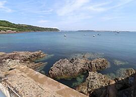 Cottage in Kingsand With Sea Views