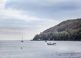 Cottage in Kingsand With Sea Views