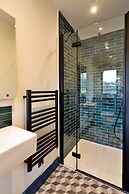 Cottage in Cotswolds With Hot Tub & Views