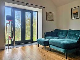 Cottage in Millbrook With Countryside Views