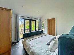 Cottage in Millbrook With Countryside Views