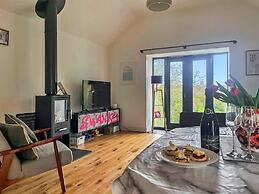 Cottage in Millbrook With Countryside Views