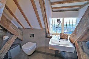 Apartment in Brackley Town Hall Charm