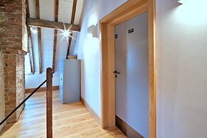 Apartment in Brackley Town Hall Charm