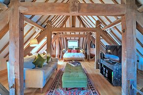 Apartment in Brackley Town Hall Charm