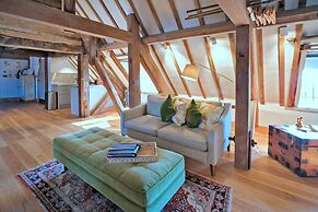 Apartment in Brackley Town Hall Charm