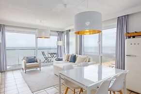 One-bedroom Apartment on the Seafront