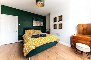 Cottage Near Cleethorpes Beach, No Deposit
