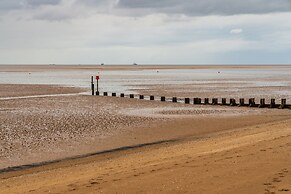 Cottage Near Cleethorpes Beach, No Deposit