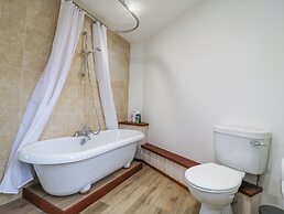 The Round House